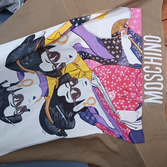 MOSCHINOscarf